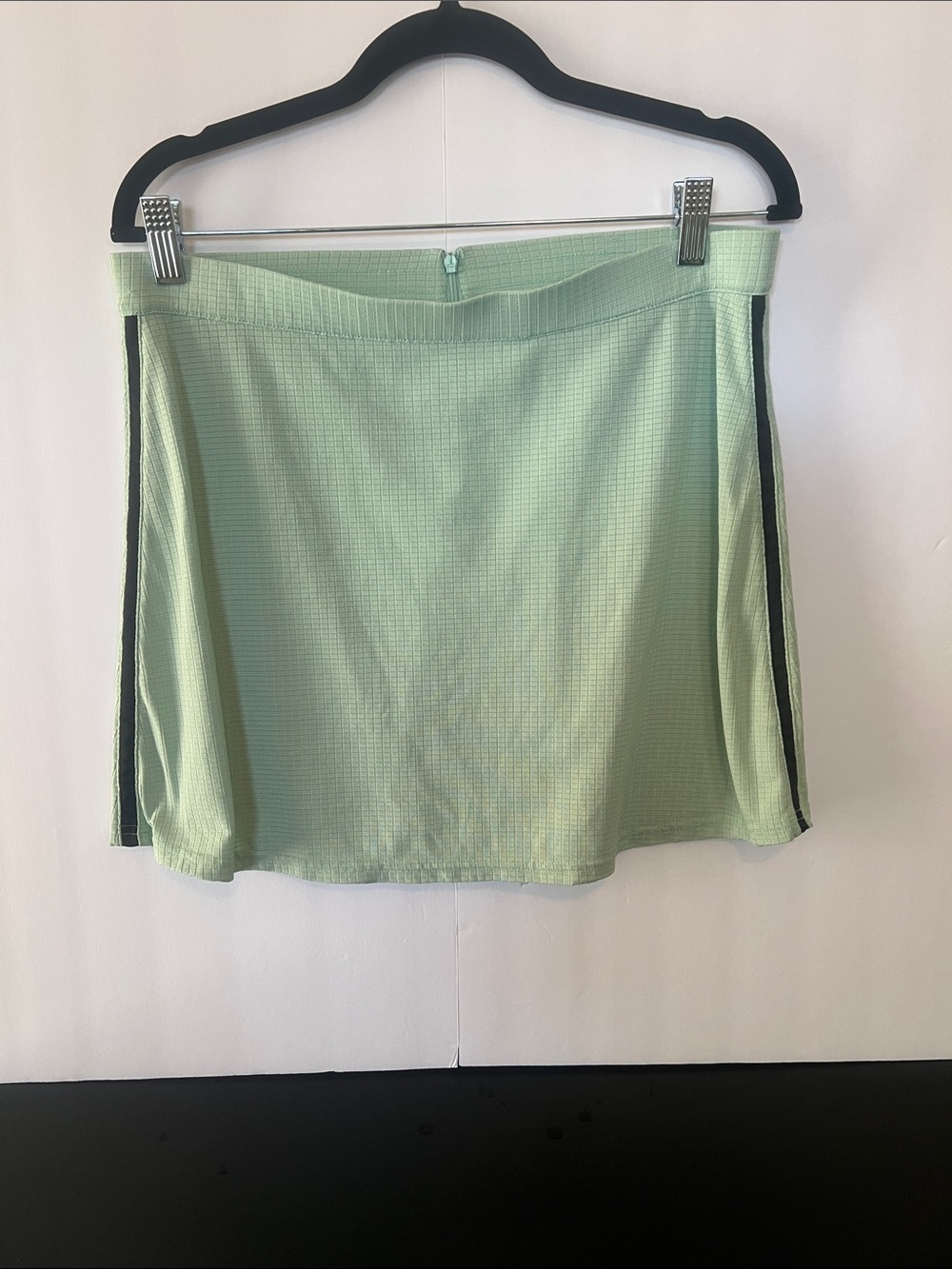 Bolle’ Light Green Active Mini Skirt with Side Stripe.